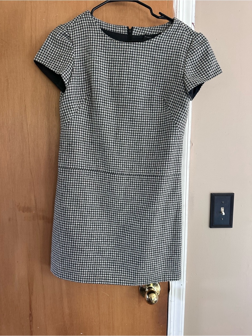 Gap Vintage  Houndstooth Short-Sleeve Shift Dress - Black and White wool blend